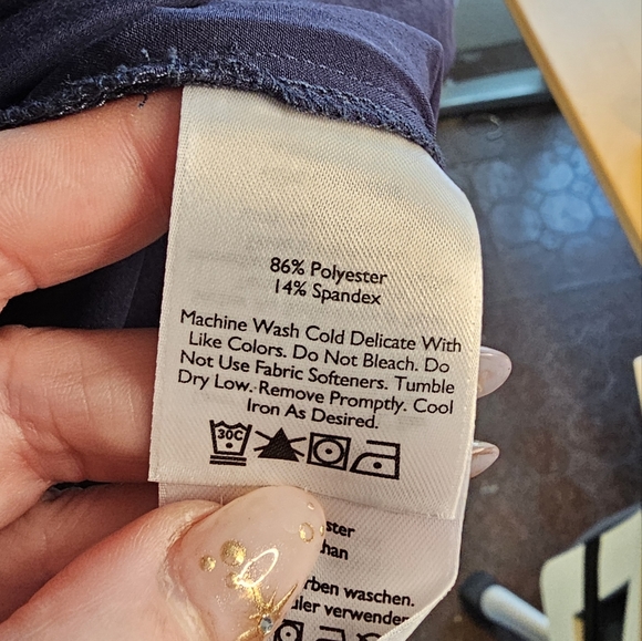 Eddie Bauer 2XL quick drying navy shirt. - Picture 3 of 6